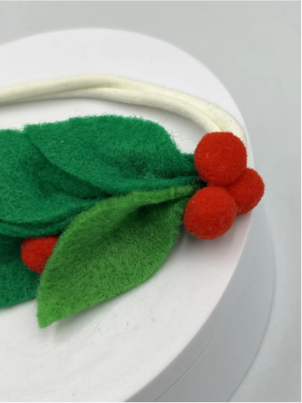 Mistletoe Holiday Hair Accessory THROW UP YOUR HAIR IN HOLIDAY STYLE NEW